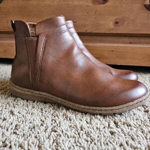 Born B.O.C. Alina Chelsea Boots Size 11